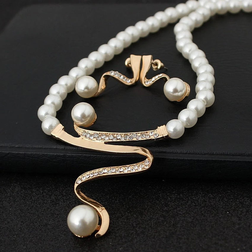 Colgante + Pendientes Lujosos con Perlas y Circonitas en Oro