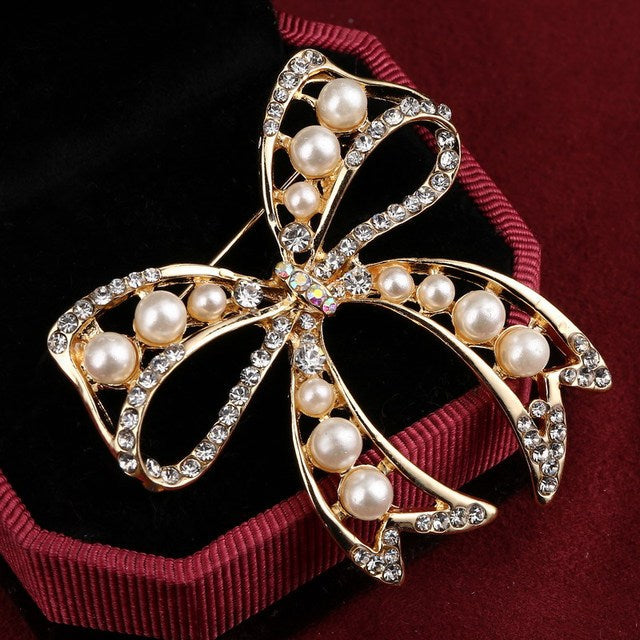 Broche Vintage de Mariposa con Perlas en Oro