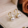 Elegantes Aretes  de Perlas con Flores