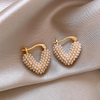 Elegantes Aretes en Forma de Corazón con Perlas Incrustadas